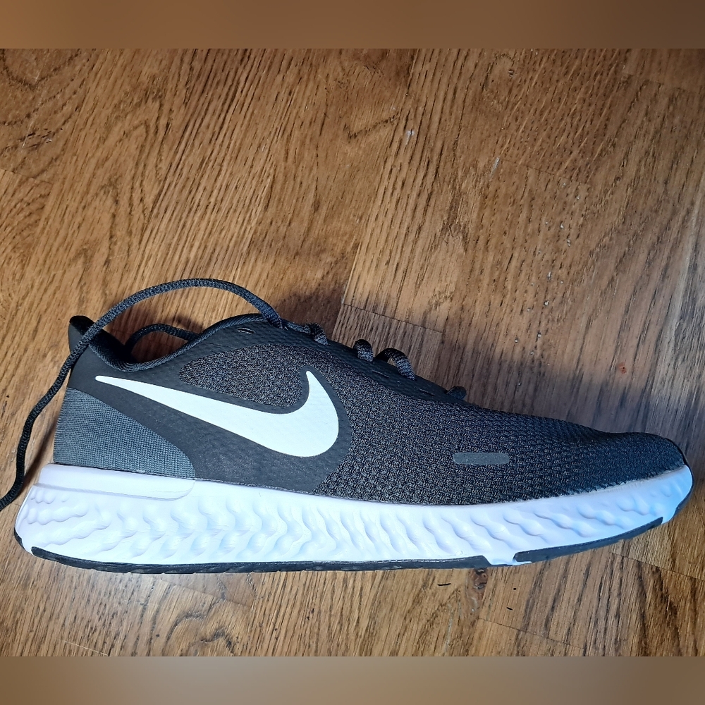Nike Black and White Running Shoes